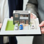 宅地建物取引士（宅建士）とは？年収や仕事内容、転職に有利な理由まで解説