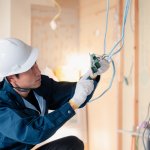 電気工事士2種はやめとけと言われる理由とは？現場の仕事内容と向いている人を解説