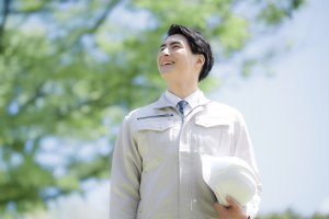 現場監督が独立した際の年収は？高収入を維持するためのポイントと注意点